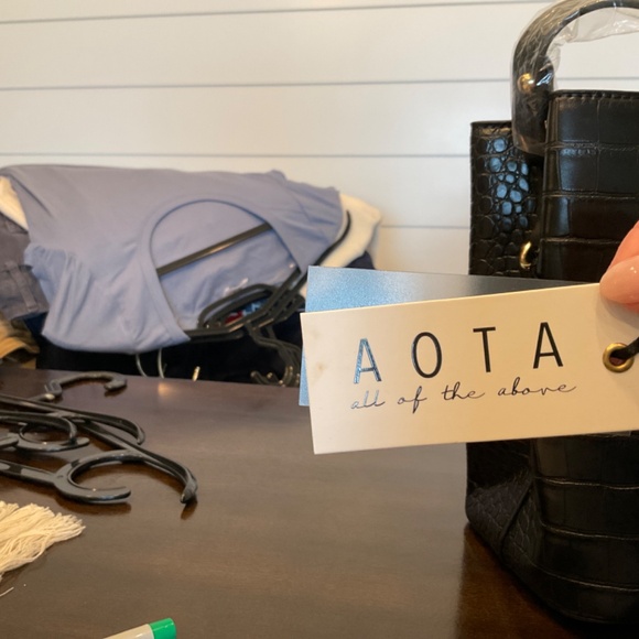 #0211 AOTA BUCKET VEGAN LEATHER BAG/PURSE COLOR: BLACK - Picture 4 of 4